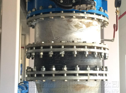 橡膠接頭防護(hù)罩使用的時(shí)候，我們應(yīng)該注意哪些事項(xiàng)？